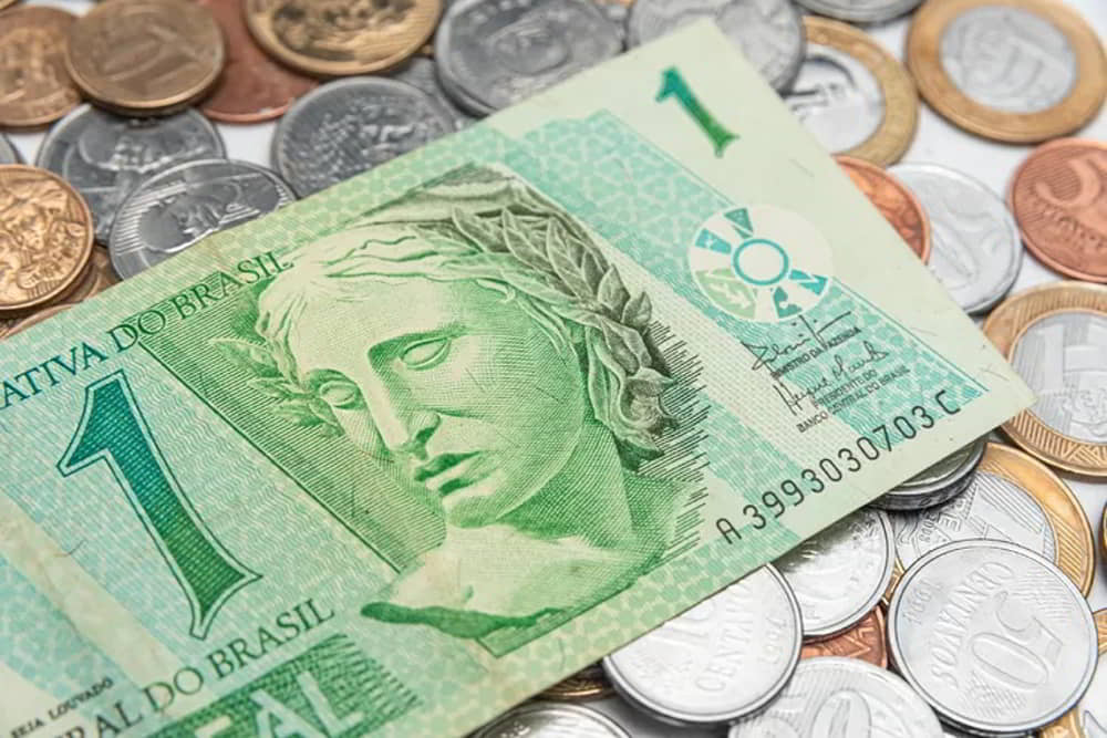 Brasil Economia proyecta desaceleracion para el segundo semestre de 2025 presionada por altas tasas de interes • El Conejo de Wall Street