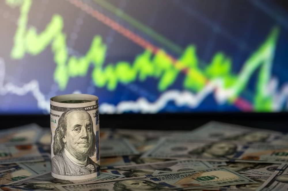 Futuros de dolar suben en todos los plazos y proyectan devaluacion mensual del 33 para fin de ano • El Conejo de Wall Street