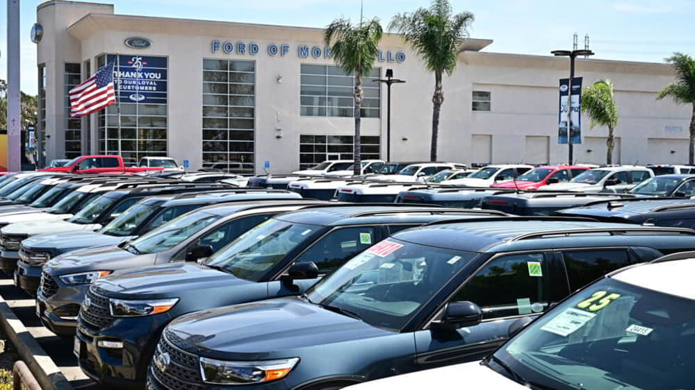 Trump Reduce Aranceles para Fabricantes Automotrices Estadounidenses • El Conejo de Wall Street