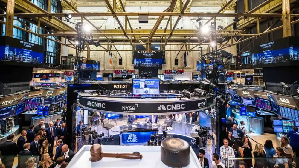 Wall Street inicia el mes con subas tras datos positivos de empleo en EE.UU • El Conejo de Wall Street