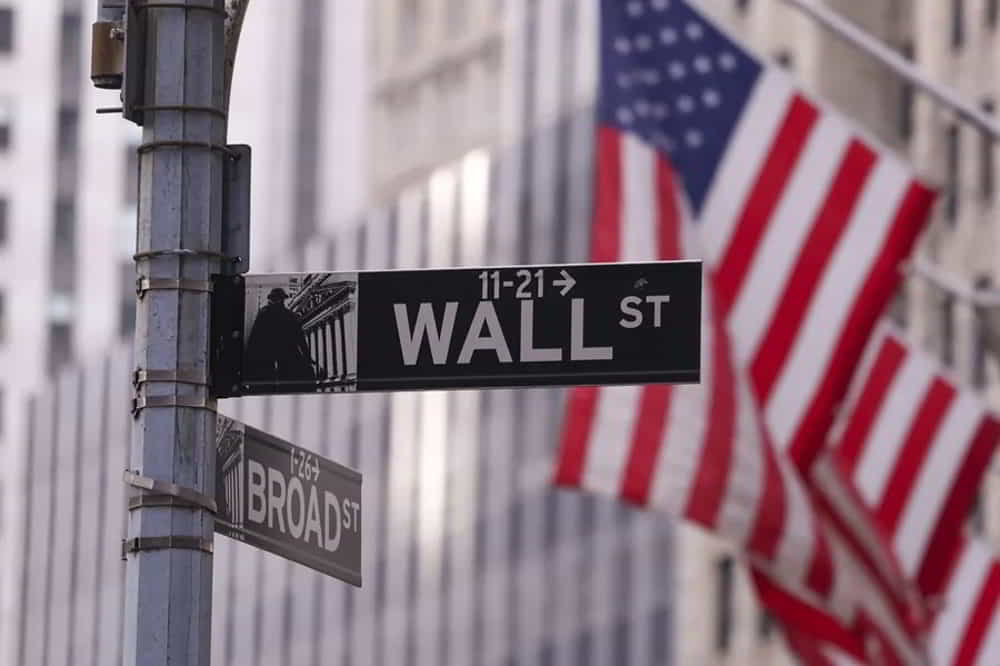 Futuros de Wall Street Inician la Semana con Fuertes Caidas Tras Rebaja Crediticia de EE.UU . y Temores Fiscales • El Conejo de Wall Street