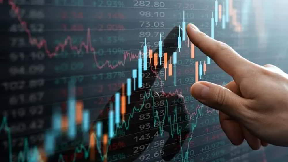 Mercados globales se recuperan tras inicial volatilidad por rebaja crediticia de EE.UU • El Conejo de Wall Street