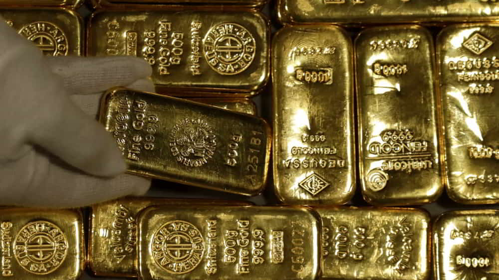 Precio del Oro Cae Mientras Mejoran Tensiones Internacionales • El Conejo de Wall Street