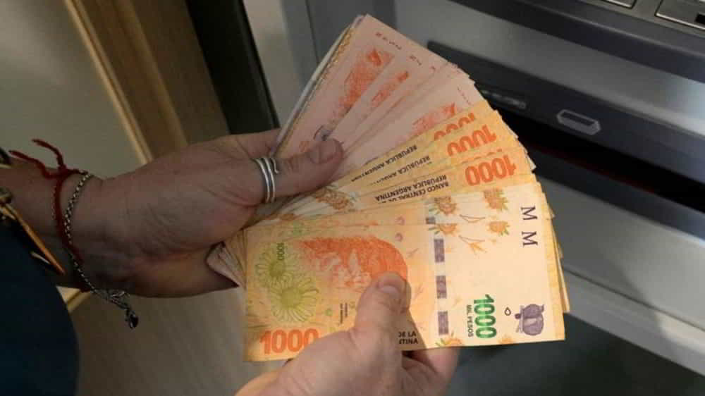 Salarios Registrados Acumulan Caida del 6 Real Desde Noviembre con Mayor Impacto en Sector Publico • El Conejo de Wall Street