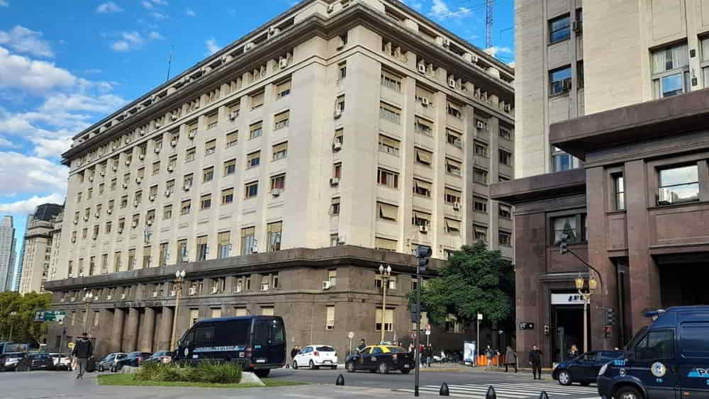 Tesoro Nacional Lanza Nueva Licitacion con BONTE 2030 y Reapertura de LECAPs • El Conejo de Wall Street