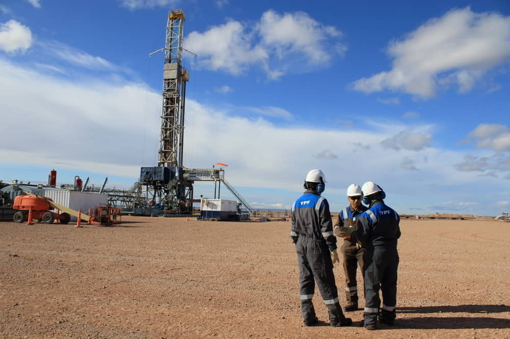 YPF reporta EBITDA de USD 1.245 millones con fuerte crecimiento trimestral pese a resultados • El Conejo de Wall Street