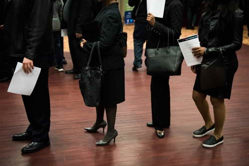 Solicitudes de Subsidios por Desempleo en EE.UU . Bajan pero Continuas Alcanzan Mayor Nivel desde 2021 • El Conejo de Wall Street