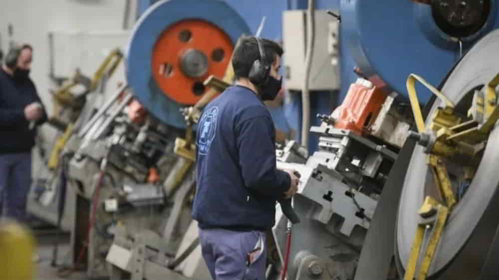 Actividad Economica Argentina Registra Fuerte Expansion en Abril 2025 • El Conejo de Wall Street