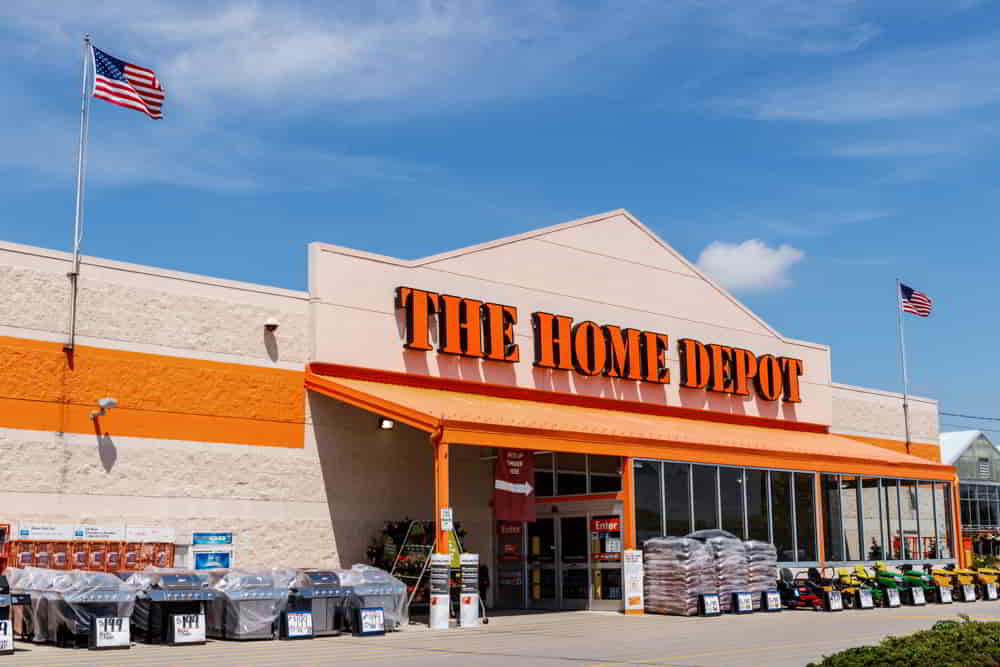 Home Depot reporta resultados mixtos pero mantiene guidance anual en medio de expectativas de recuperacion inmobiliaria • El Conejo de Wall Street
