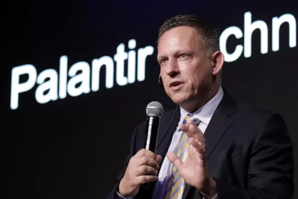 Palantir Supera los USD 1000 Millones en Ingresos Trimestrales Impulsado por IA • El Conejo de Wall Street
