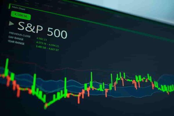 S&P 500 Alcanza Nuevo Máximo Histórico en 6.481 Puntos • El Conejo de ...