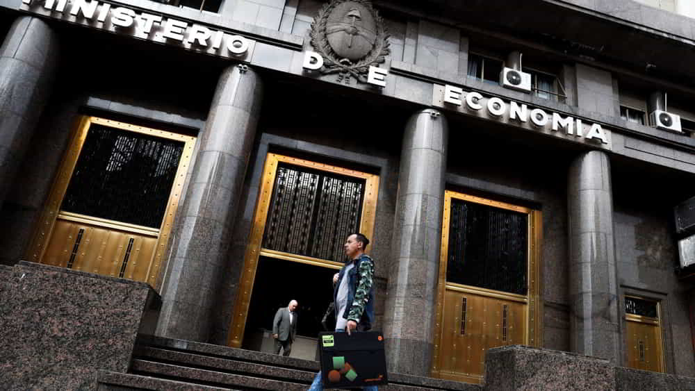 Tesoro Interviene en Mercado Cambiario Tras Manipulacion de Entidad China • El Conejo de Wall Street