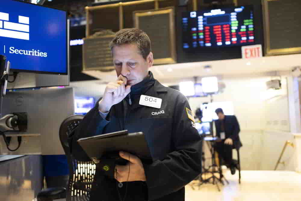 Wall Street Cierra Mixto Mientras Rendimientos de Treasuries Suben Tras Decision de la Fed • El Conejo de Wall Street