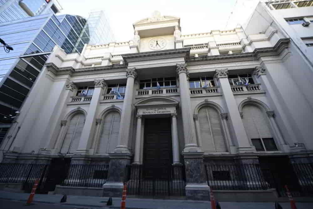 Banco Central Modifica la Normativa de Encajes: Señal de Relajamiento Monetario Banco Central Modifica la Normativa de Encajes Senal de Relajamiento Monetario • El Conejo de Wall Street