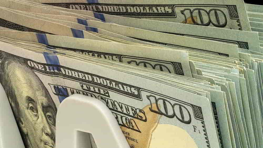 Dólar Oficial Sube 0,8% hasta $1.360 tras la Fuerte Corrección Previa Dolar Oficial Sube 08 hasta 1.360 tras la Fuerte Correccion Previa • El Conejo de Wall Street