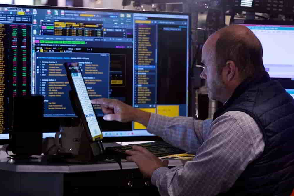 Los Treasuries Registran Leves Bajas en Medio de Incertidumbre por Posible Shutdown • El Conejo de Wall Street