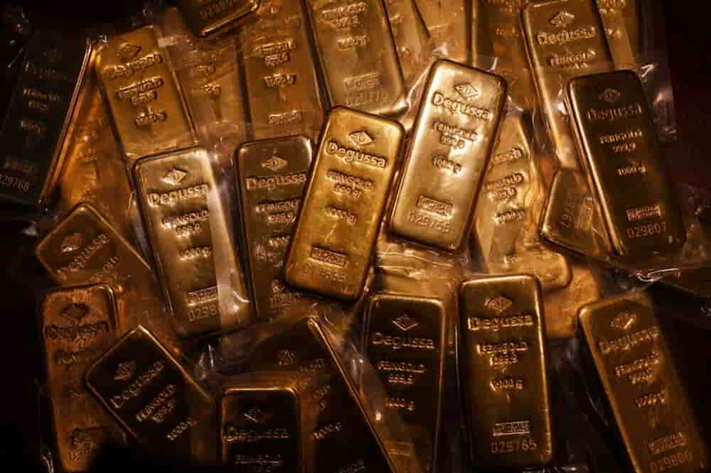 Oro Alcanza Nuevos Records Mientras Bonos del Tesoro Retroceden • El Conejo de Wall Street