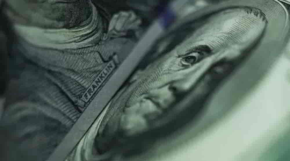 El Dolar Oficial Retrocede a 1.406 y Se Aleja 64 del Techo de la Banda Cambiaria • El Conejo de Wall Street