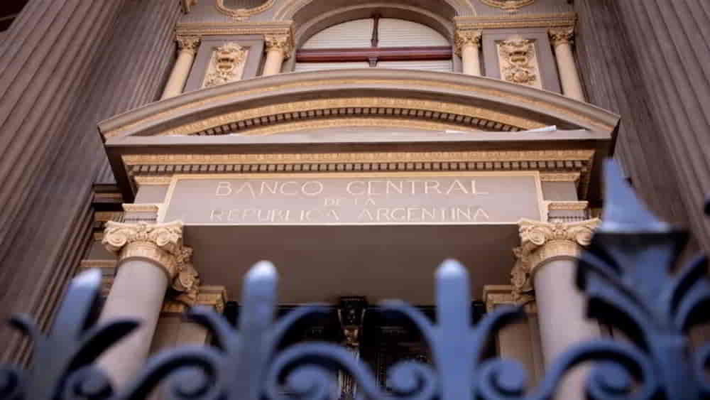 Las Tasas en Pesos Registran Incremento Tras Licitación con Roll Over del 96.3% Las Tasas en Pesos Registran Incremento Tras Licitacion con Roll Over del 96.3 • El Conejo de Wall Street