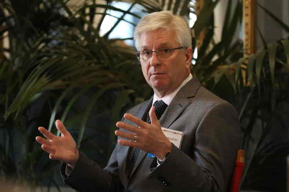 Reserva Federal Christopher Waller respalda recorte de tasas del 25 puntos basicos en diciembre 2025 • El Conejo de Wall Street