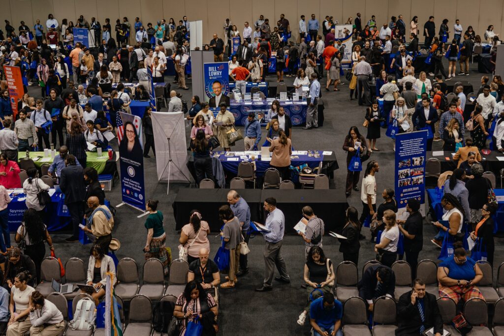 Mercado laboral estadounidense muestra señales de enfriamiento con caída histórica en renuncias Mercado laboral estadounidense muestra senales de enfriamiento con caida historica en renuncias • El Conejo de Wall Street