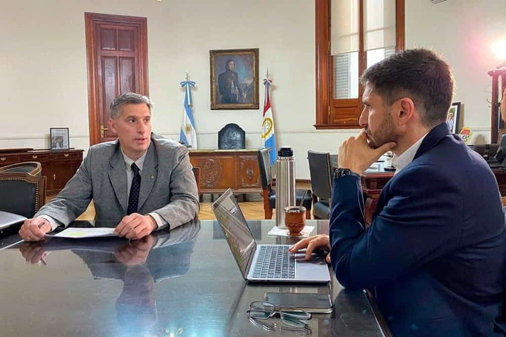 Provincia de Santa Fe Coloca USD 800 Millones en Mercados Internacionales con TIR del 8,375% Provincia de Santa Fe Coloca USD 800 Millones en Mercados Internacionales con TIR del 8375 • El Conejo de Wall Street