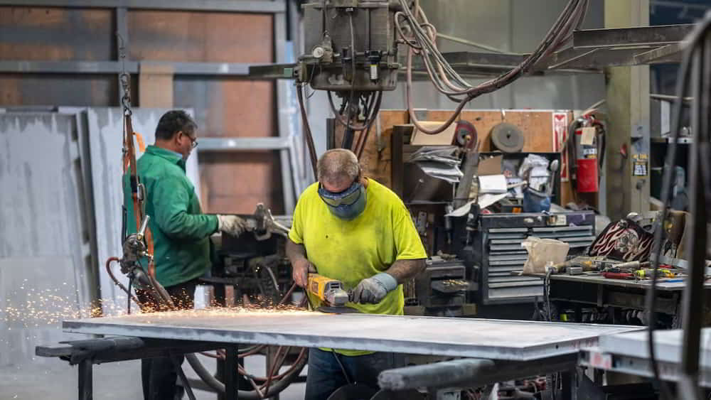 Manufactura estadounidense registra su decimo mes consecutivo en contraccion con PMI en minimos de 14 meses &bull; El Conejo de Wall Street