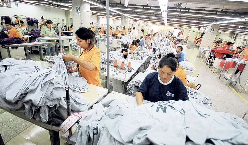 Sector textil argentino profundiza contraccion con caida del 30.9 en calzado y utilizacion de capacidad bajo 30 &bull; El Conejo de Wall Street