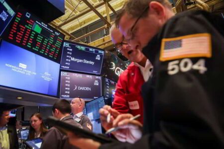 Temporada de resultados corporativos inicia en Wall Street liderada por el sector financiero &bull; El Conejo de Wall Street