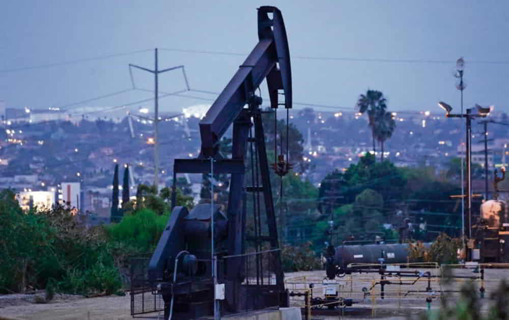 El Petroleo Brent Retrocede a USD 103 por Barril ante Expectativas de Desescalada en el Conflicto con Iran &bull; El Conejo de Wall Street