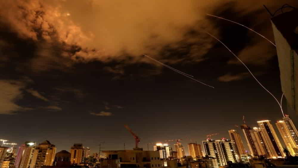 Iran Evalua Propuesta Estadounidense de 15 Puntos Mientras Continuan los Ataques en el Golfo Persico &bull; El Conejo de Wall Street