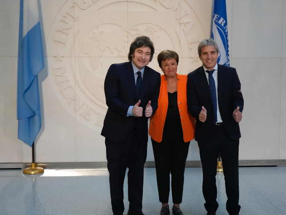 Argentina avanza hacia un acuerdo tecnico con el FMI aunque el impacto neto de divisas resulta acotado &bull; El Conejo de Wall Street