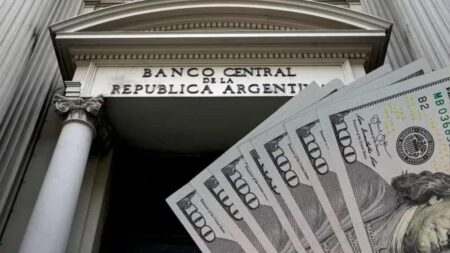 El BCRA acumula USD 1.151 millones en compras durante abril mientras el tipo de cambio spot cede un 13 &bull; El Conejo de Wall Street