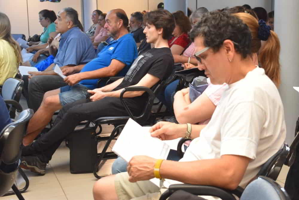 El Mercado Laboral Argentino Pierde Más de 322.000 Puestos de Trabajo desde Noviembre de 2023 El Mercado Laboral Argentino Pierde Mas de 322.000 Puestos de Trabajo desde Noviembre de 2023 • El Conejo de Wall Street