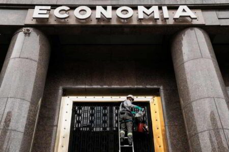 El Tesoro Argentino Adjudica USD 200 Millones en la Segunda Vuelta de los Bonos AO27 y AO28 con Demanda de USD 611 Millones &bull; El Conejo de Wall Street