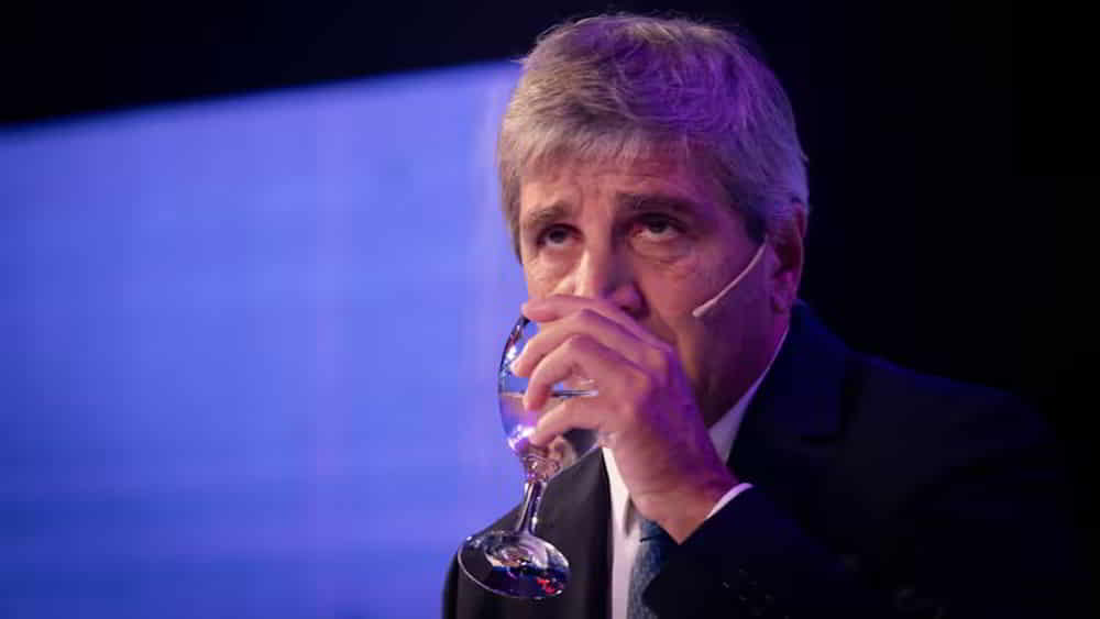 La Secretaria de Finanzas adjudico 811 billones de pesos con un rollover del 102 por ciento &bull; El Conejo de Wall Street