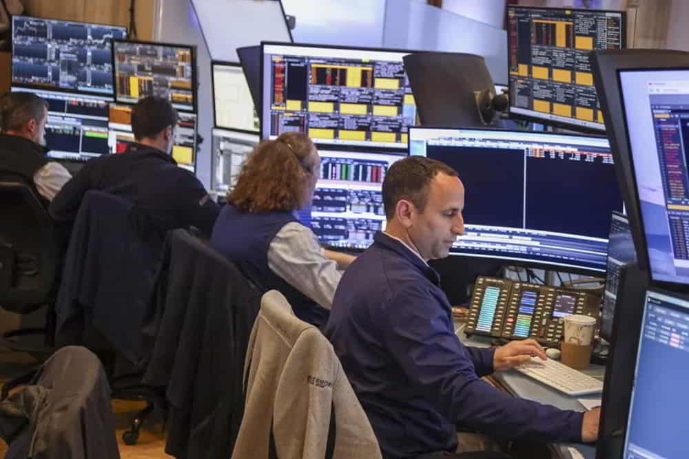 Wall Street cierra mixto con el SP 500 y el Nasdaq en maximos historicos mientras los Treasuries suben &bull; El Conejo de Wall Street