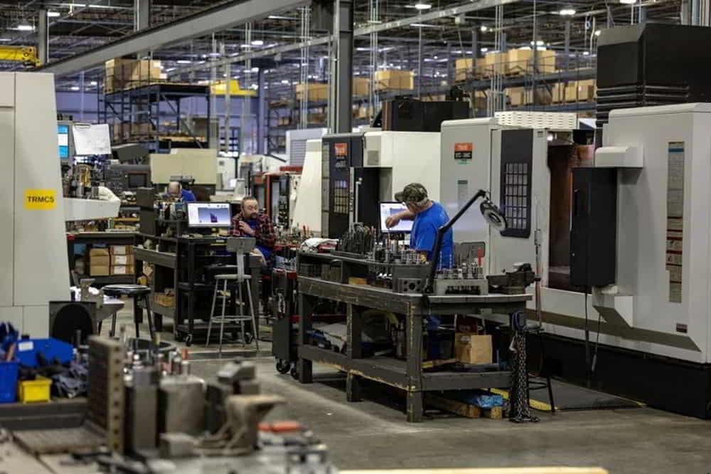 El PMI Manufacturero de EE.UU. Alcanza su Mayor Nivel en Cuatro Años mientras Bajan los Rendimientos del Tesoro El PMI Manufacturero de EE.UU . Alcanza su Mayor Nivel en Cuatro Anos mientras Bajan los Rendimientos del Tesoro • El Conejo de Wall Street