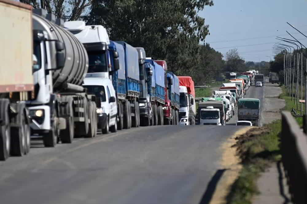 El complejo agroexportador liquido US2495 millones en abril con acumulado un 11 porciento por debajo del ano anterior &bull; El Conejo de Wall Street