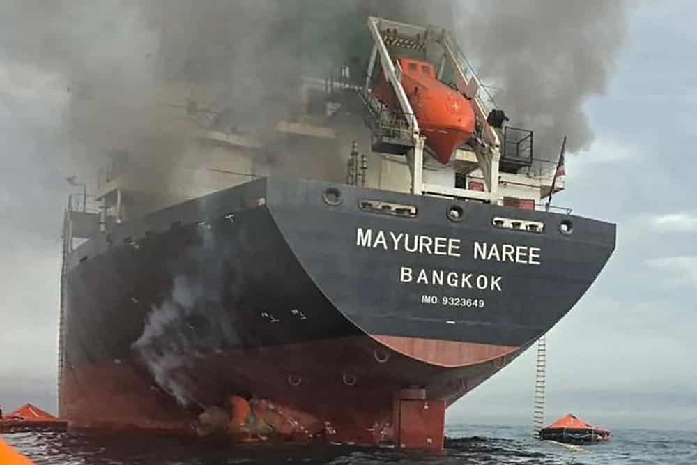 La IEA advierte sobre presion persistente en el mercado petrolero mientras un buque tanque chino logra cruzar el Estrecho de Ormuz &bull; El Conejo de Wall Street