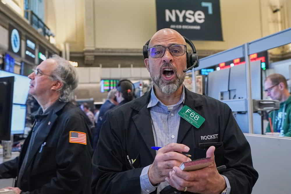 Wall Street Extiende su Recuperacion Impulsado por la Baja del Petroleo y el Rebote de los Semiconductores &bull; El Conejo de Wall Street