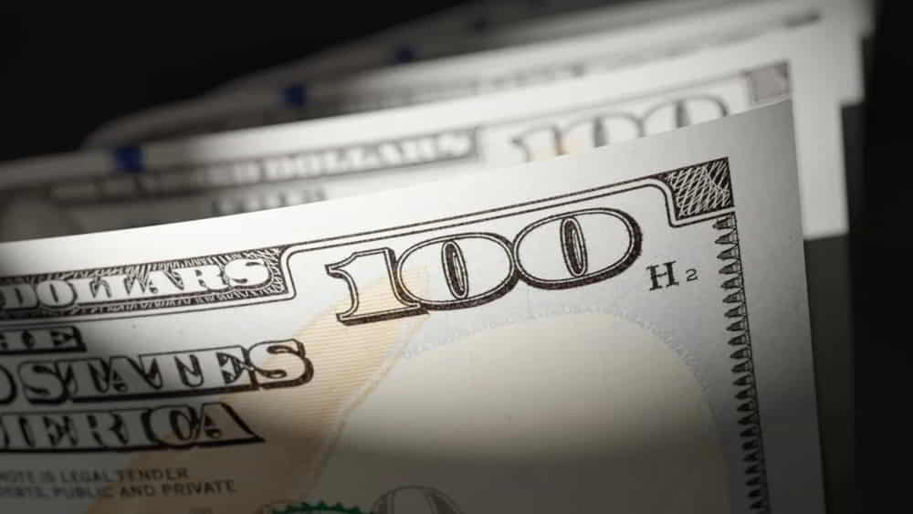 El Dólar Oficial Sube a $1.446,5 y el BCRA Compra US$71 Millones con Ritmo de Intervención Moderado El Dolar Oficial Sube a 1.4465 y el BCRA Compra US71 Millones con Ritmo de Intervencion Moderado • El Conejo de Wall Street