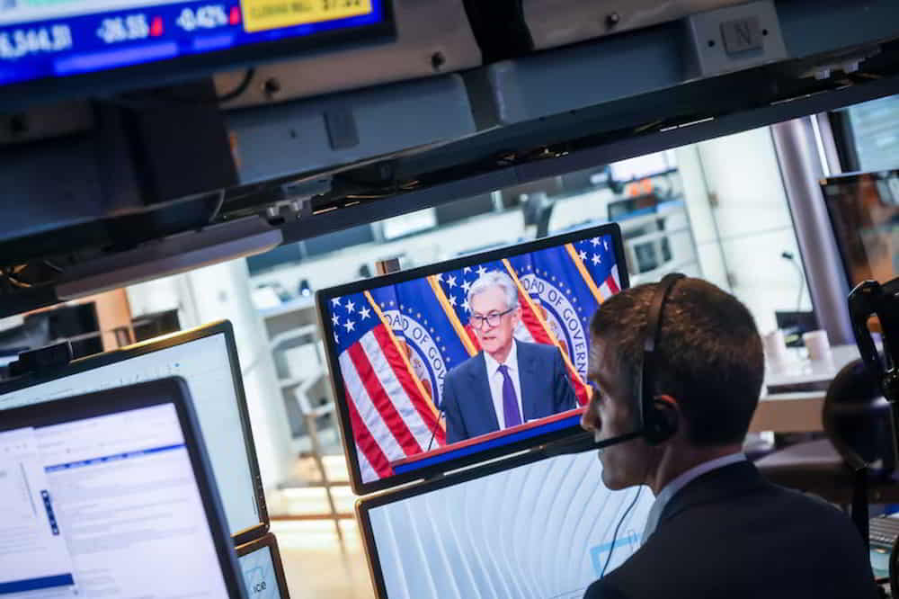 Los Treasuries a 10 Anos Superan el Earnings Yield del SP 500 y la Fed Mantiene Sesgo Restrictivo ante Presion Inflacionaria &bull; El Conejo de Wall Street