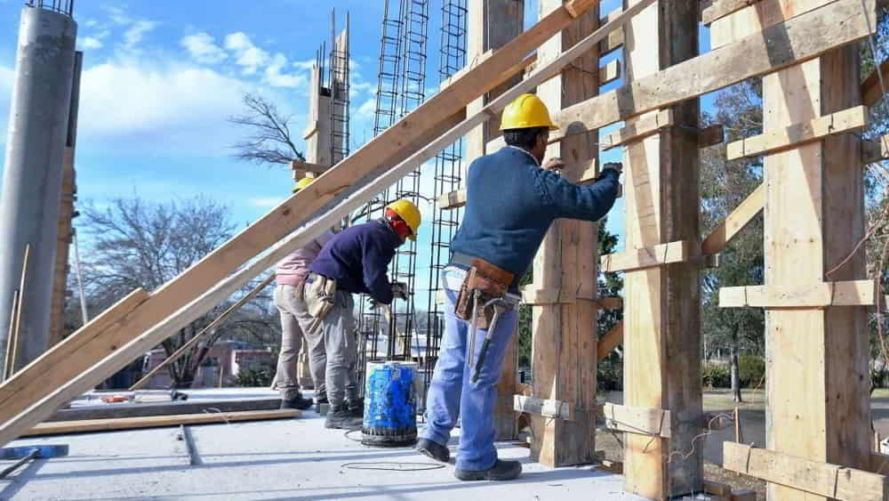 Actividad de la Construccion en Argentina Alcanza Maximo Desde Diciembre 2023 &bull; El Conejo de Wall Street