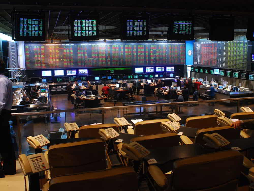 IRSA Telecom y Cresud lideraron las subas del panel lider del Merval &bull; El Conejo de Wall Street